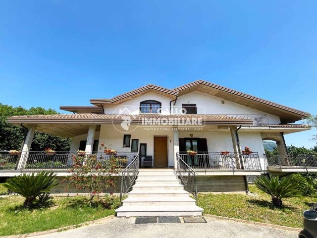 Villa in vendita a Monteforte Irpino AV