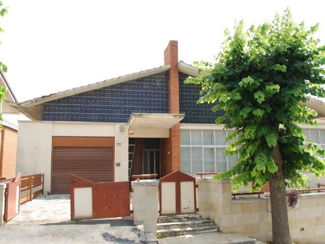 Villa in vendita a Montegranaro FM