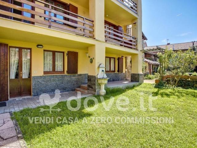 Casa indipendente in vendita a Montegrino Valtravaglia VA