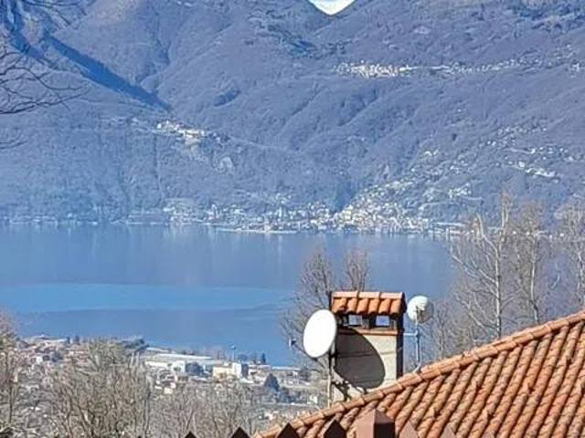 Villa in vendita a Montegrino Valtravaglia VA