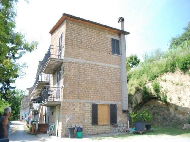 Villa in vendita a Monteleone d'Orvieto TR