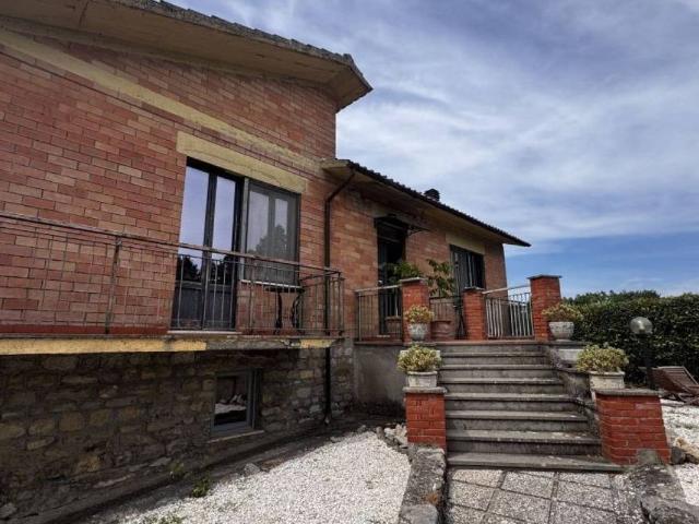 Villa in vendita a Monteleone d'Orvieto TR