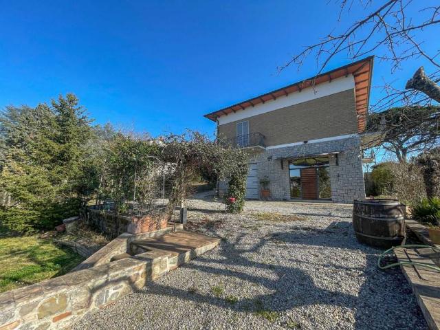 Villa in vendita a Monteleone d'Orvieto TR