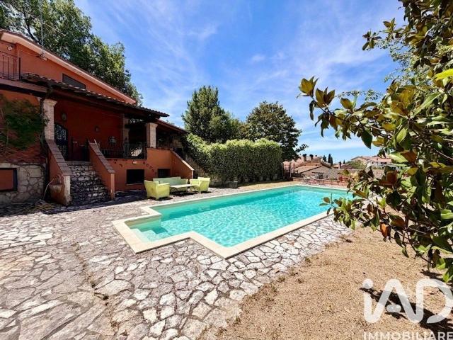 Villa in vendita a Monteleone Sabino