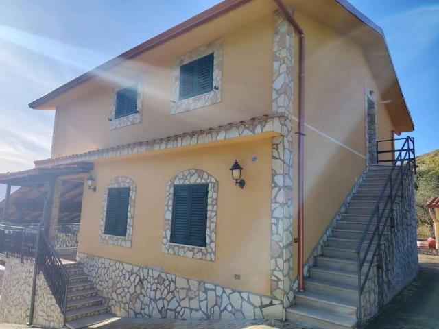 Villa in vendita a Montelepre PA