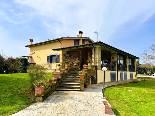Villa in vendita a Monterosi VT