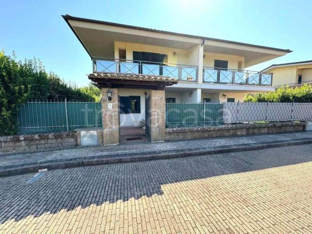 Villa in vendita a Monterosi