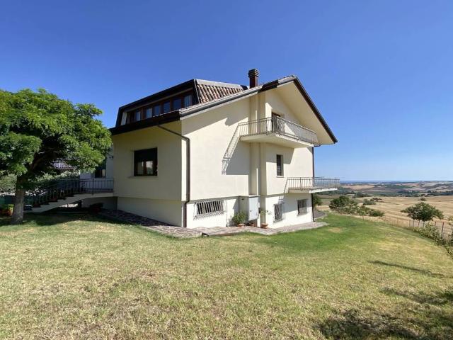 Villa in vendita a Montescudo Montecolombo RN