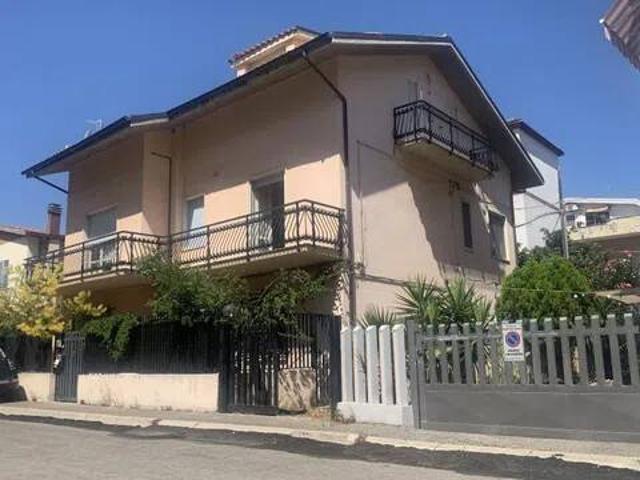 Villa in vendita a Montesilvano PE