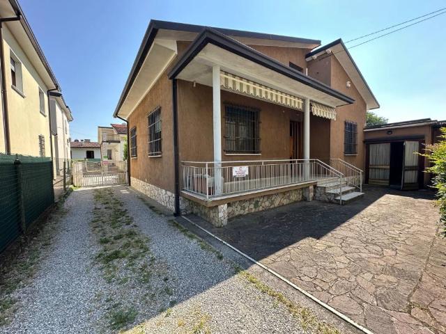 Villa in vendita a Montichiari BS