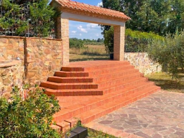Villa in vendita a Monticiano 367 mq Rif: 1427720