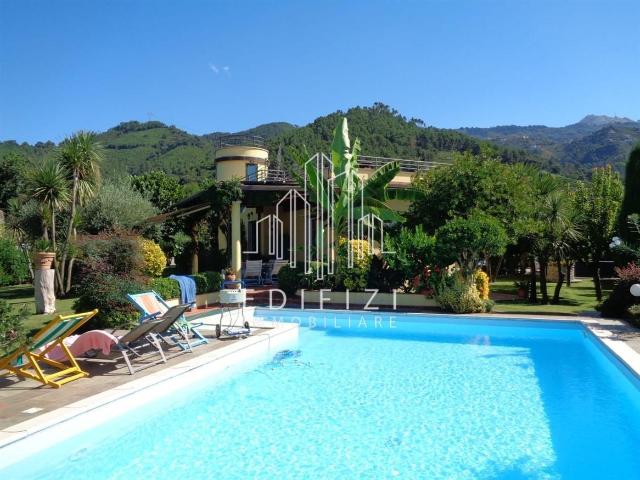 Villa in vendita a Montignoso
