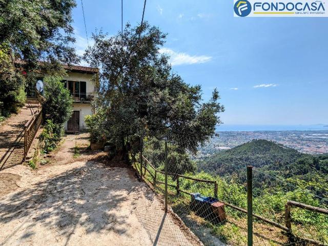 Villa in vendita a Montignoso