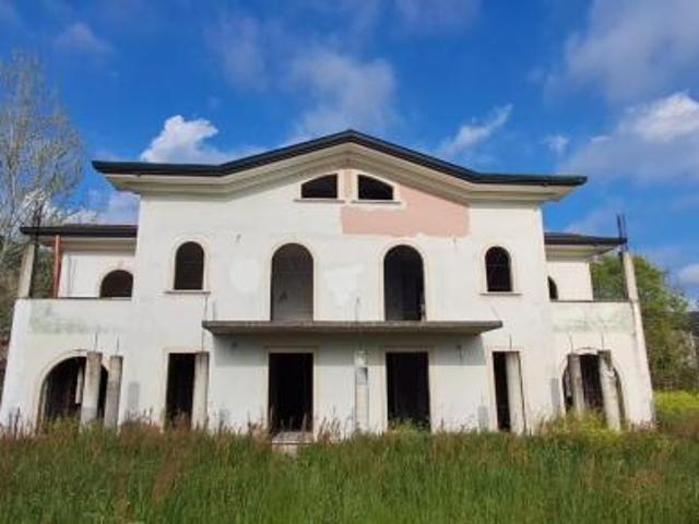 Villa in vendita a Montignoso 360 mq Rif: 1334166