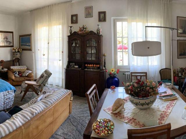 Villa in vendita a Montignoso MS