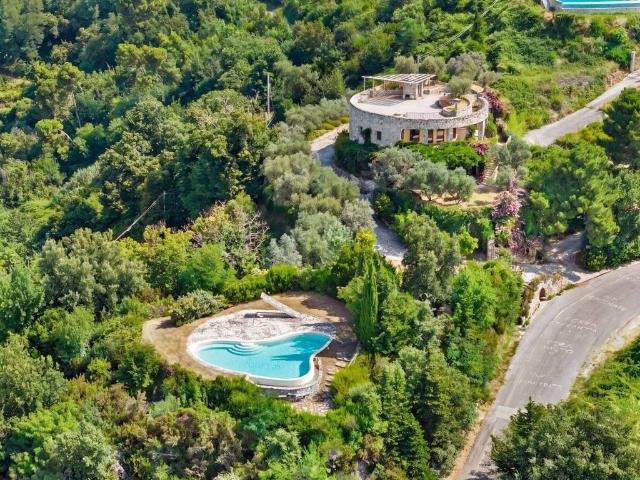 Villa in vendita a Montignoso MS