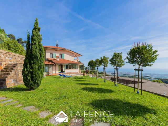 Villa in vendita a Montignoso MS