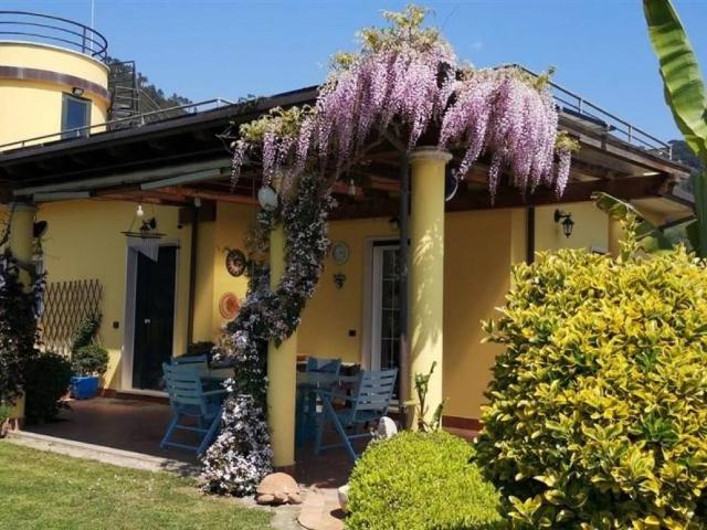 Villa in vendita a Montignoso MS