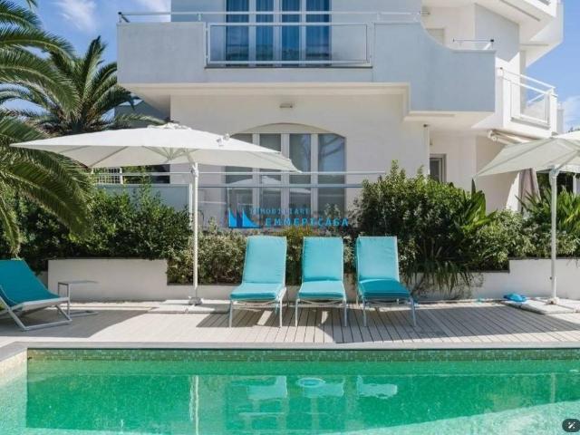 Villa in vendita a Montignoso MS