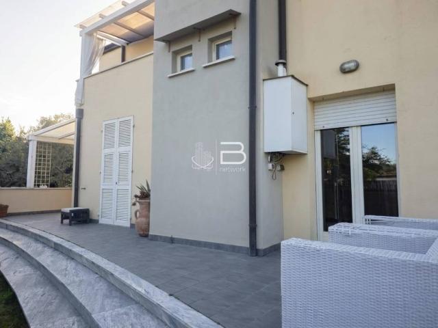 Villa in vendita a Montignoso MS