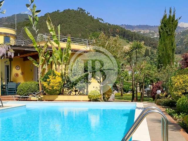 Villa in vendita a Montignoso MS