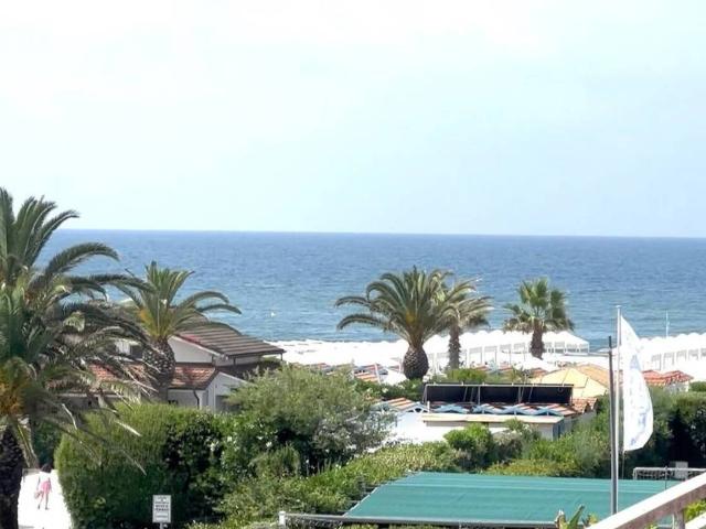 Villa in vendita a Montignoso MS