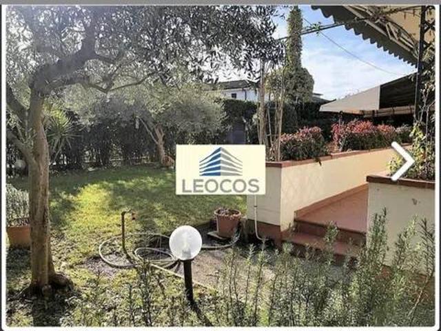 Villa in vendita a Montignoso MS