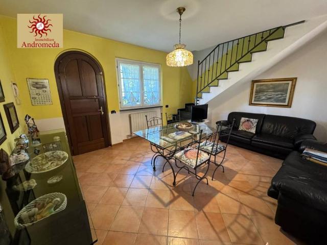 Villa in vendita a Montignoso MS