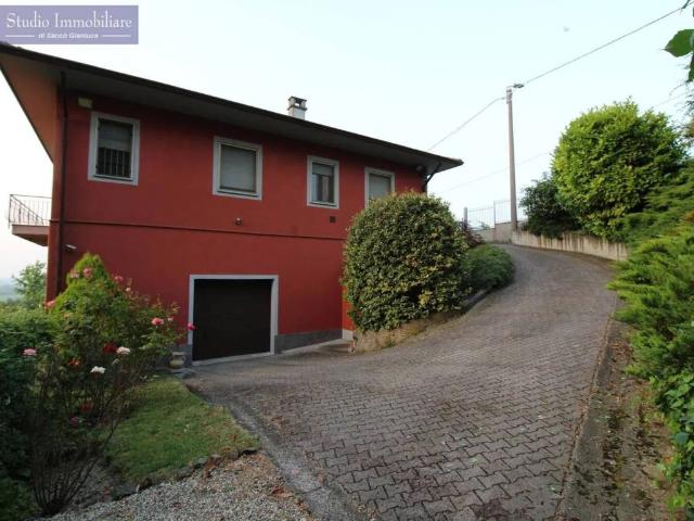 Villa in vendita a Montù Beccaria PV
