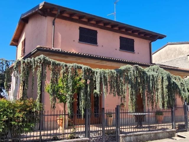 Villa in vendita a Montù Beccaria PV
