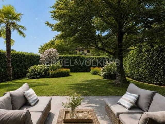 Villa in vendita a Monvalle