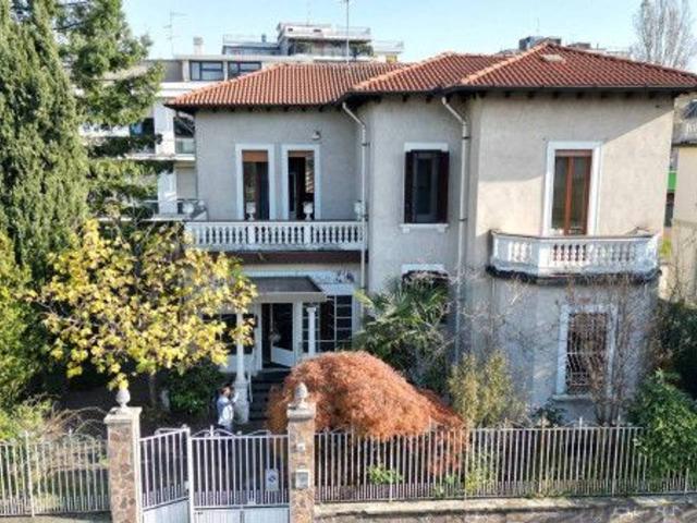 Villa in vendita a Monza