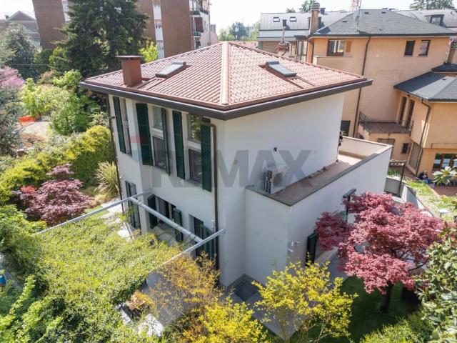 Villa in vendita a Monza MB