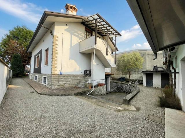 Villa in vendita a Monza MB