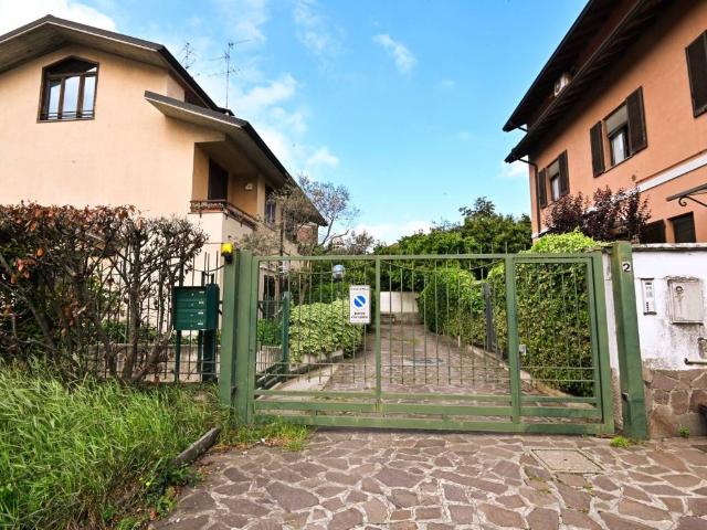 Villa in vendita a Monza MB