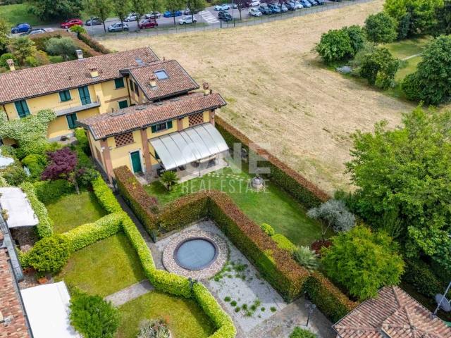 Villa in vendita a Monza MB