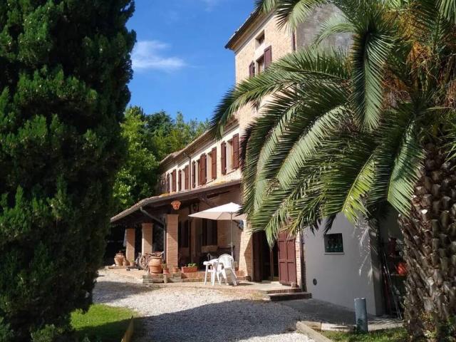 Villa in vendita a Morro d'Alba AN