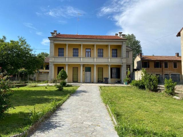 Villa in vendita a Mortara PV