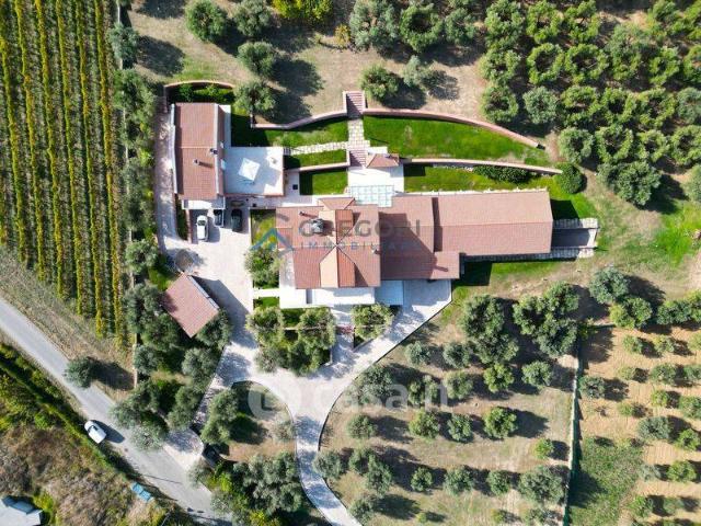 Villa in vendita a Mosciano Sant'Angelo