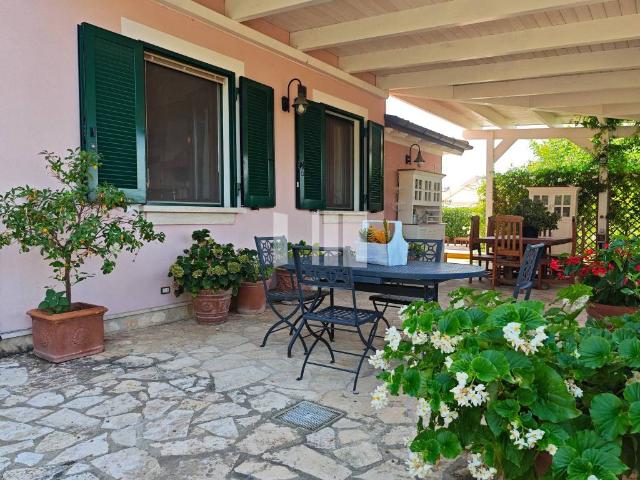 Villa in vendita a Mosciano Sant'Angelo TE