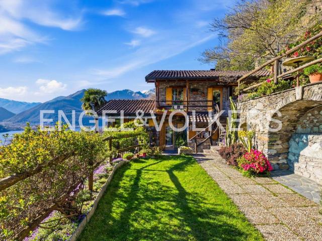 Villa in vendita a Maccagno con Pino e Veddasca VA