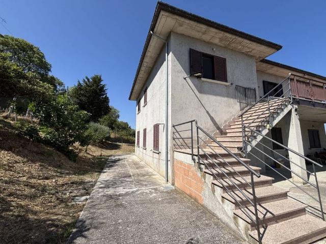 Villa in vendita a Macchia Valfortore CB