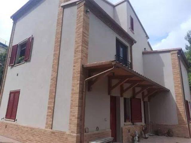 Villa in vendita a Macerata MC