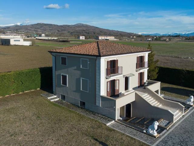 Villa in vendita a Magliano de' Marsi AQ
