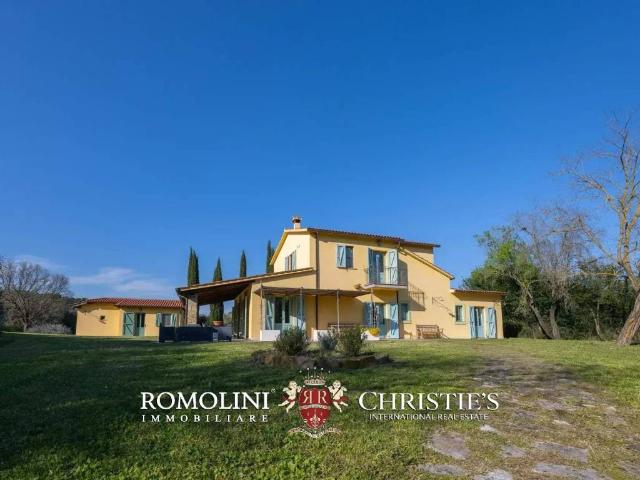 Villa in vendita a Magliano in Toscana GR