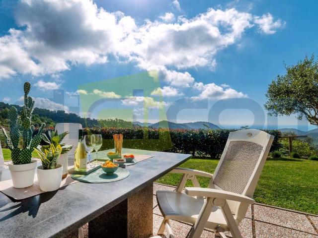 Villa in vendita a Magliolo SV