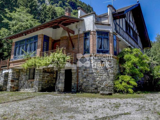Villa in vendita a Magreglio CO