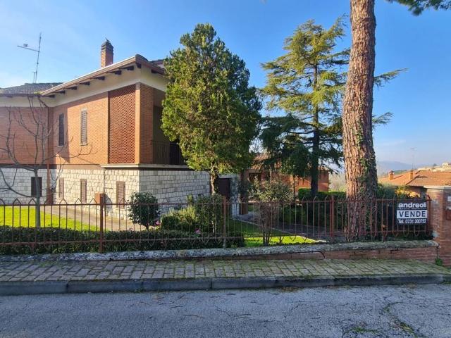 Villa in vendita a Maiolati Spontini AN