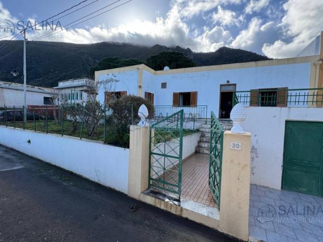 Villa in vendita a Malfa ME