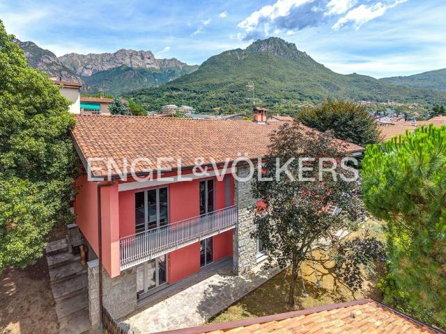 Villa in vendita a Mandello del Lario LC